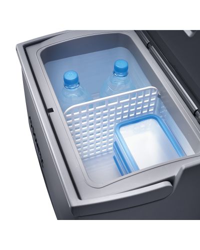 Interior de Nevera 18 litros con Compresor Dometic