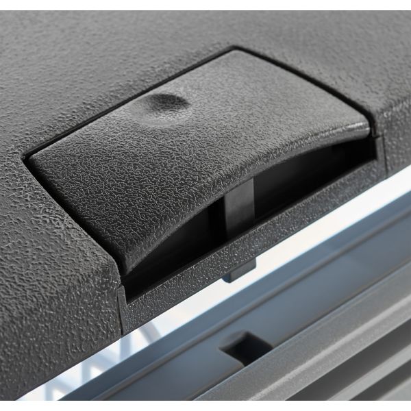 Apertura de Nevera 18 litros con Compresor Dometic