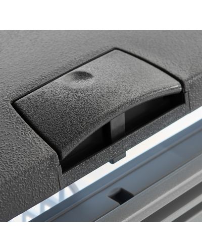 Apertura de Nevera 18 litros con Compresor Dometic