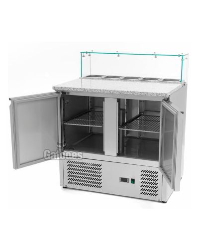 Mesa Refrigerada para Pizza de Granito, 5 cubetas GN1/6. Ancho 90 cm. Cúpula cristal
